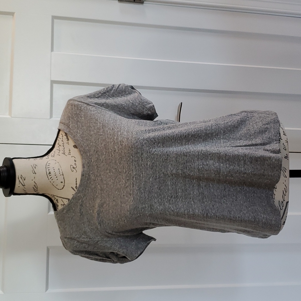 Old Navy grey tee with twist detail